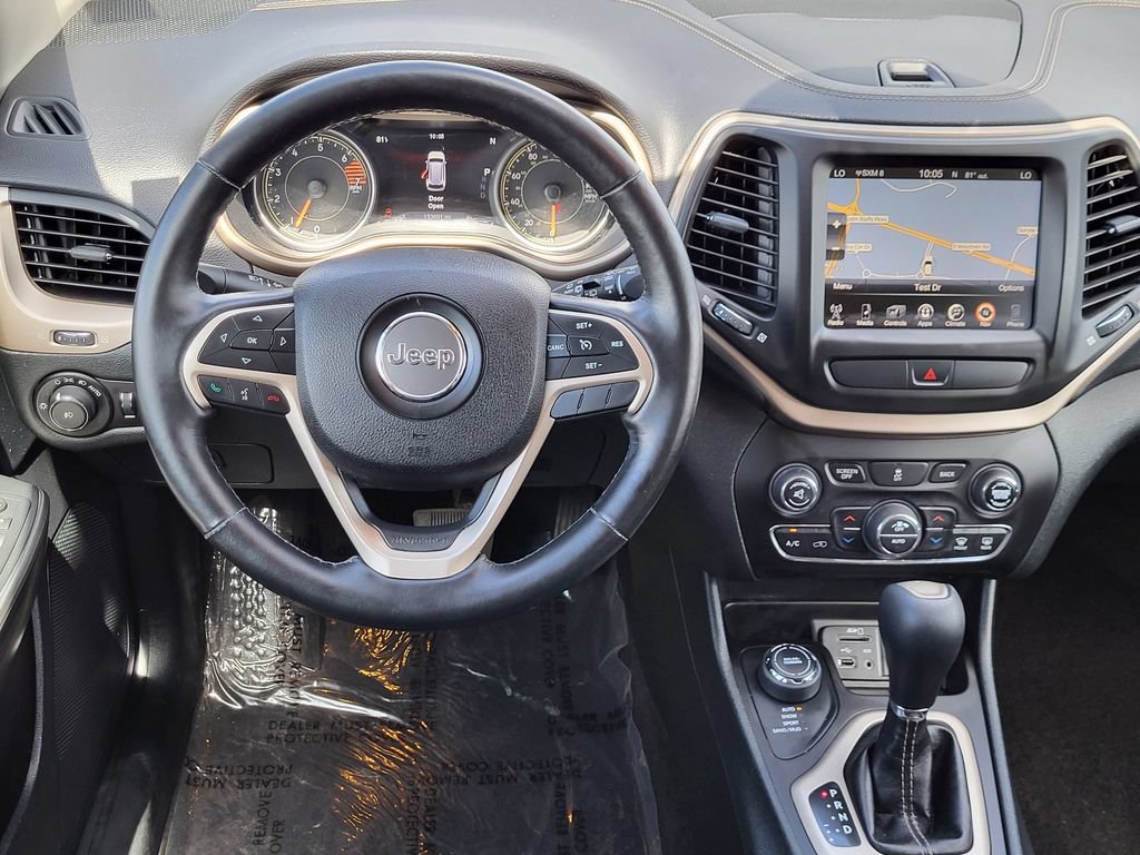 Used 2016 Jeep Cherokee Limited AWD/4WD image 3