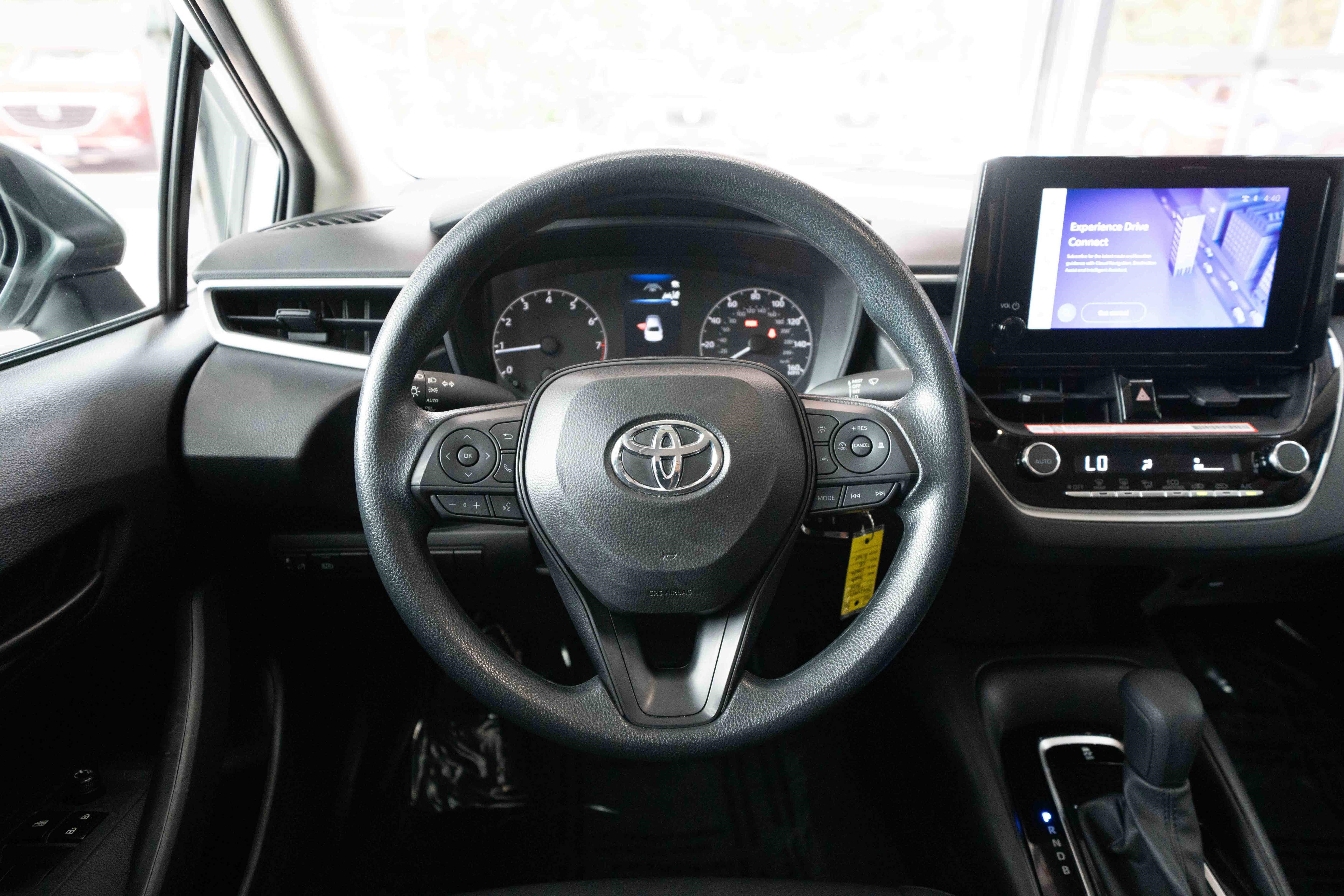 Used 2025 Toyota Corolla LE FWD image 21