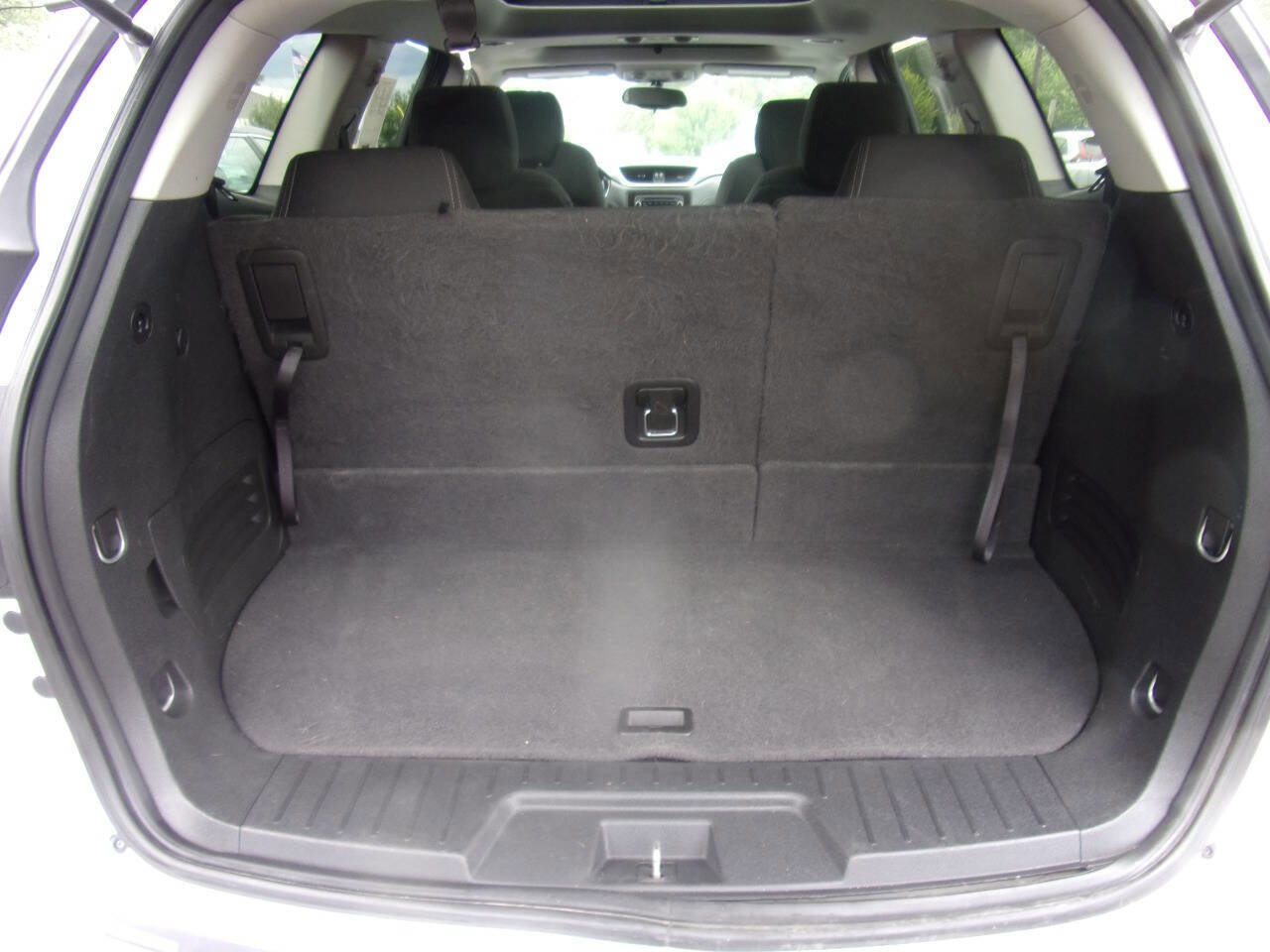 Used 2017 Chevrolet Traverse LT w/ Style and Technology Package image 22