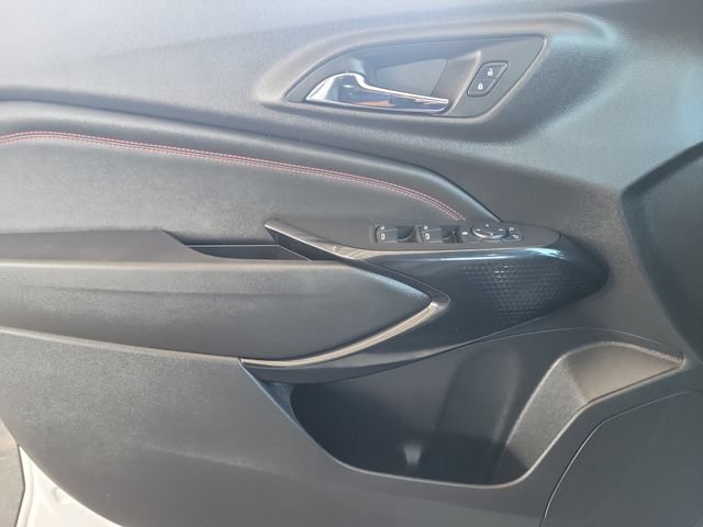 Used 2025 Chevrolet Trax RS FWD image 21