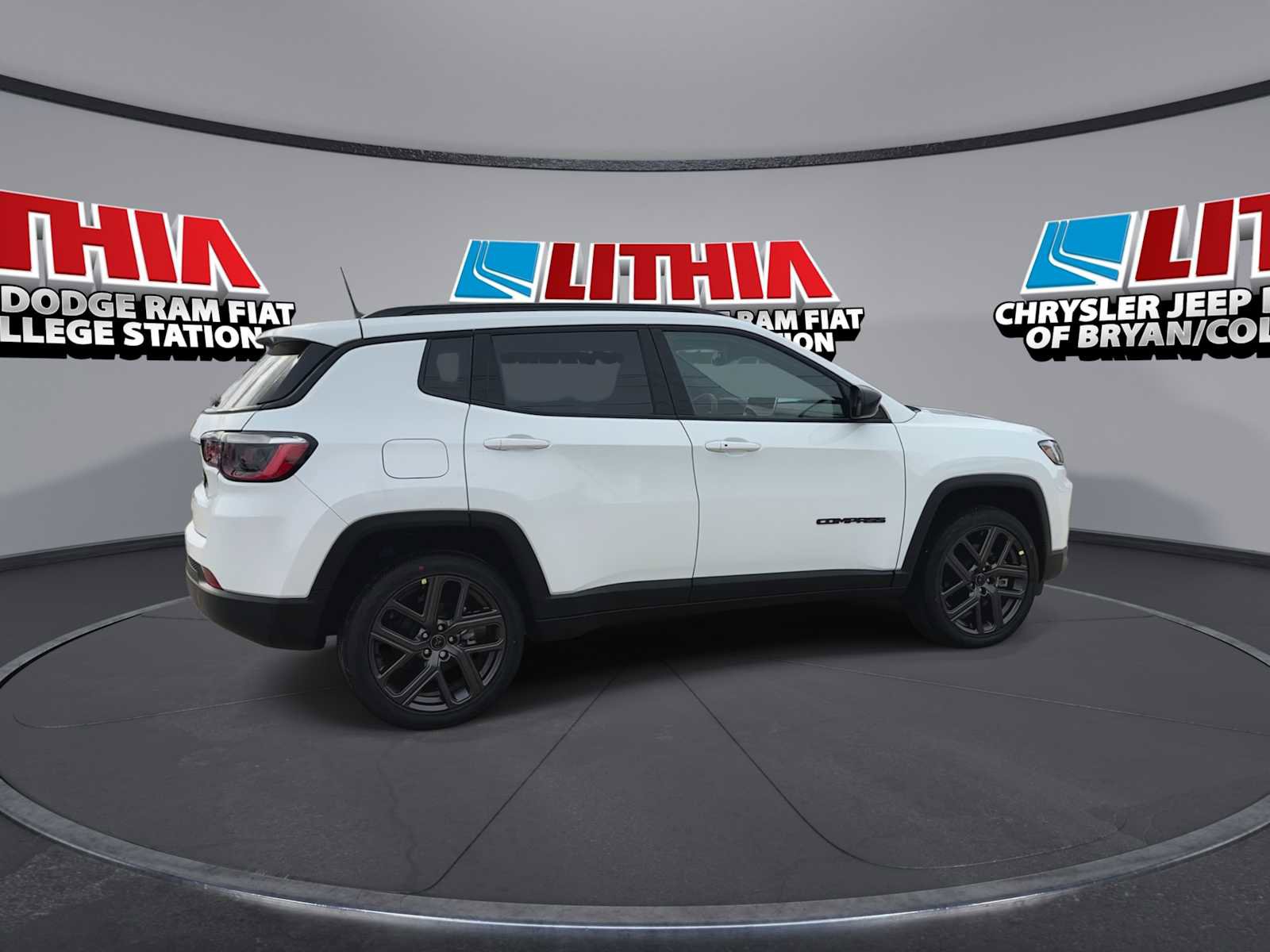 New 2026 Jeep Compass Latitude image 8