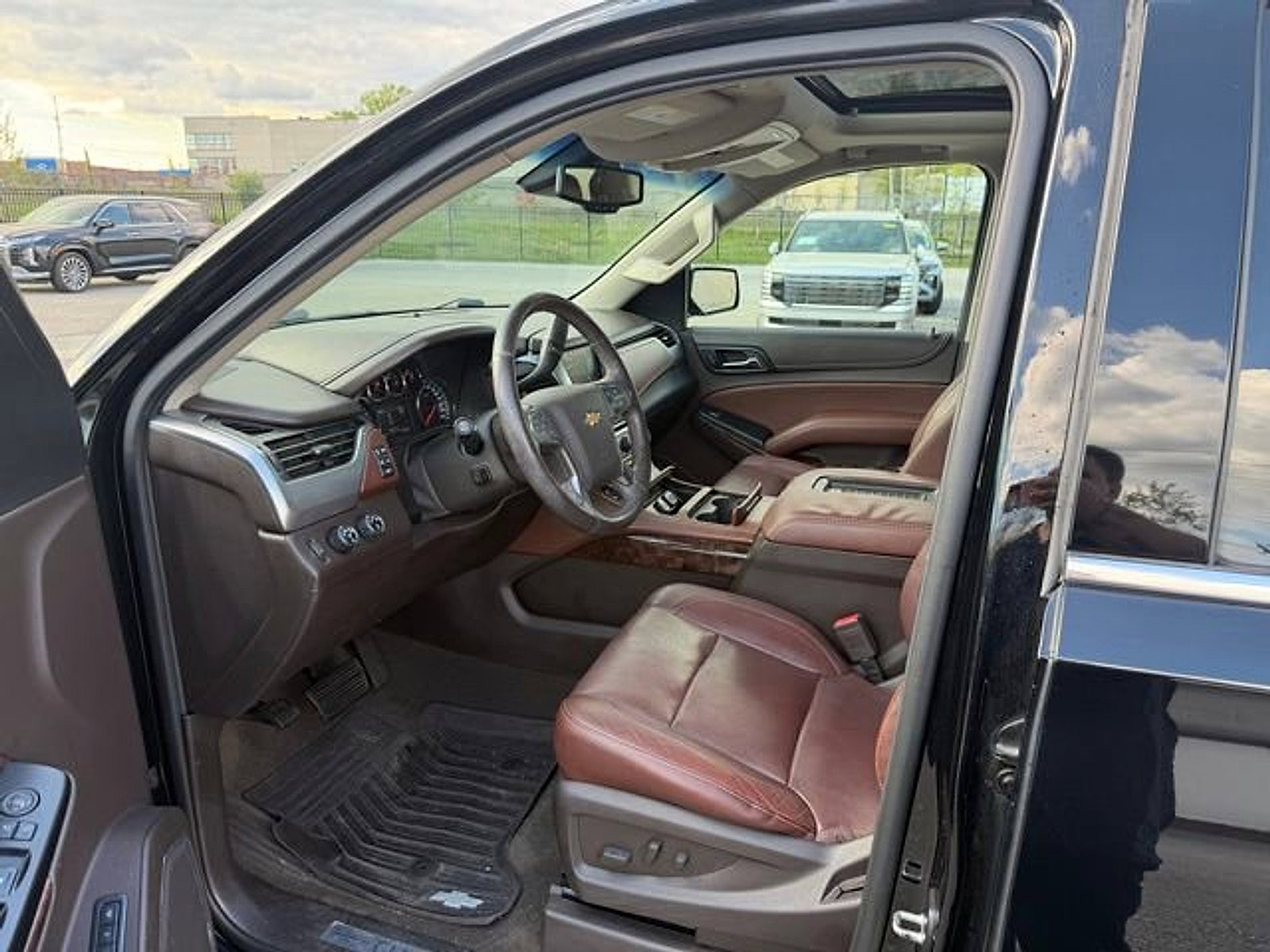 Used 2016 Chevrolet Suburban LTZ AWD/4WD image 9