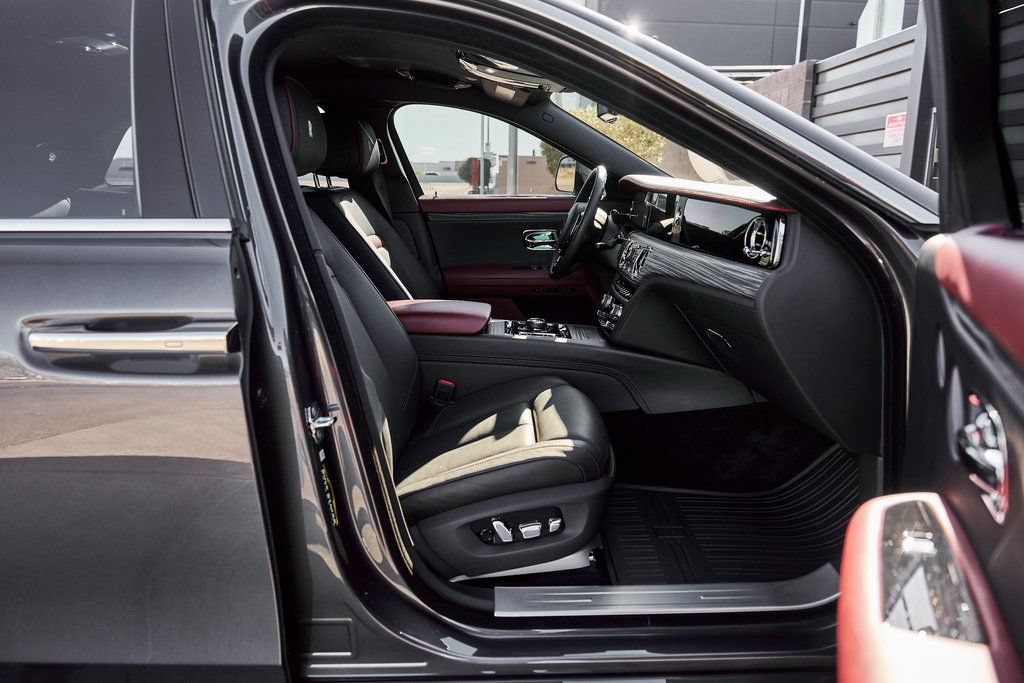 Used 2023 Rolls-Royce Ghost AWD/4WD image 23