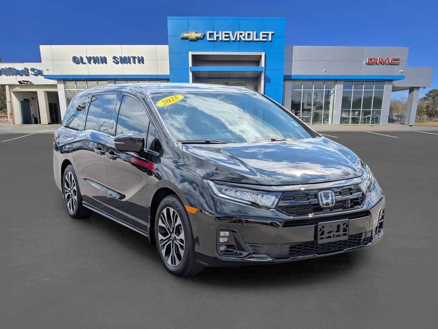 Used 2025 Honda Odyssey Elite image 3