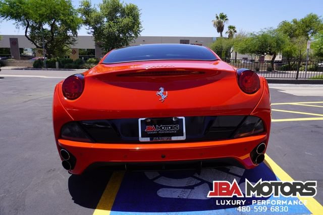 Used 2014 Ferrari California RWD image 15