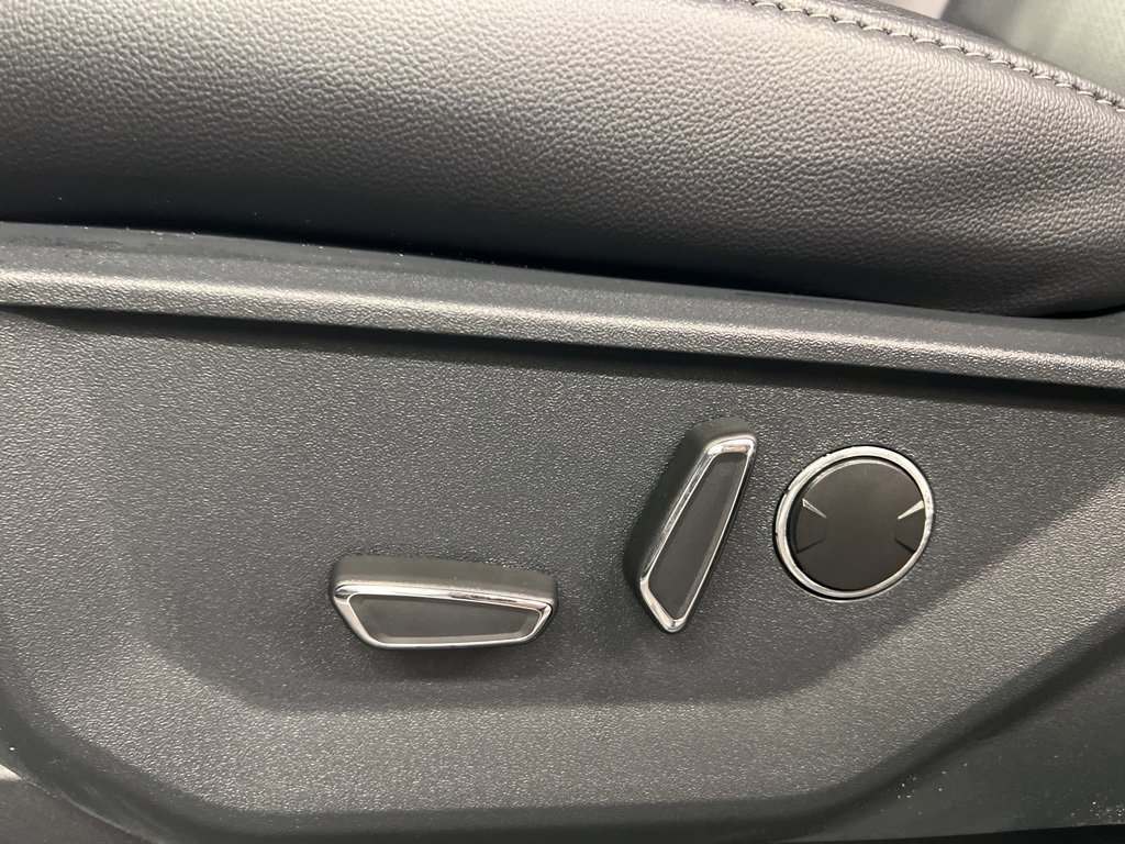 New 2025 Ford F150 Lariat w/ Equipment Group 502A High image 29