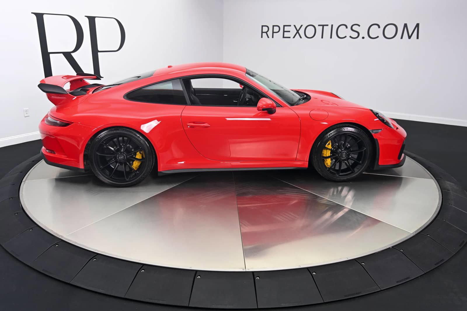 Used 2018 Porsche 911 GT3 RWD image 16