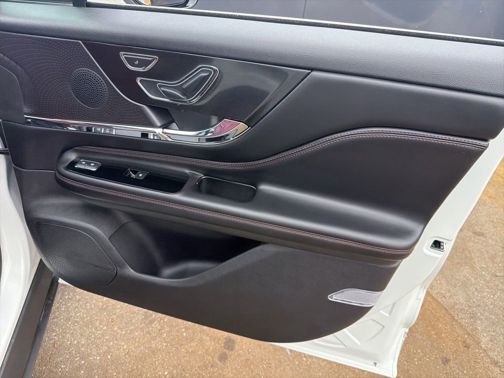 Used 2023 Lincoln Corsair Grand Touring image 23