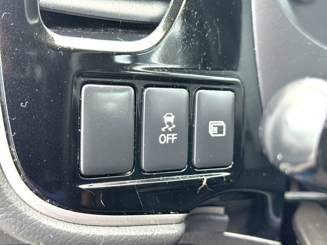 Used 2018 Mitsubishi Outlander ES AWD/4WD image 16