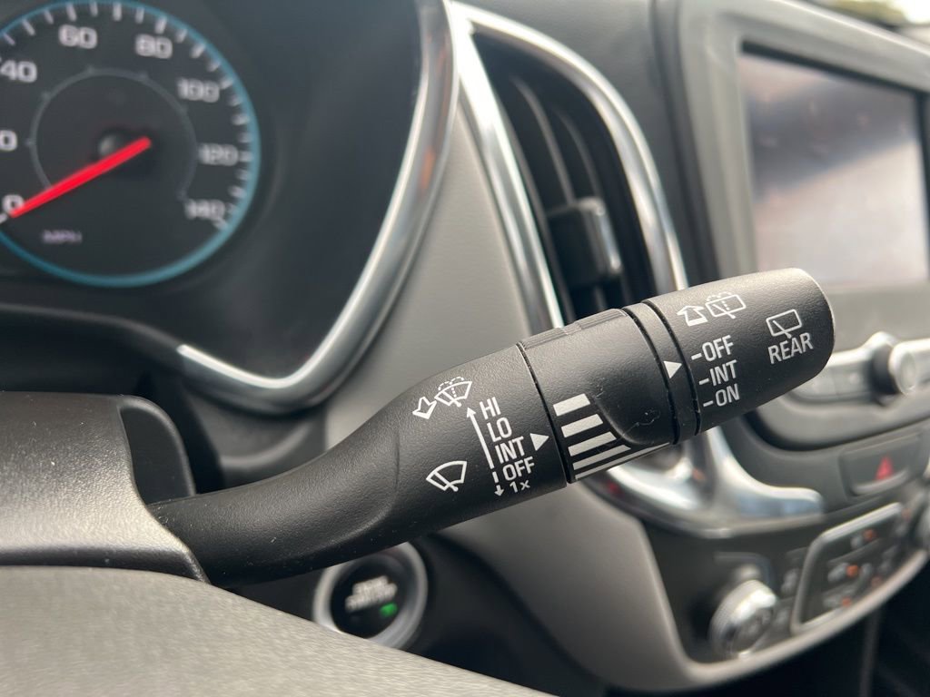 Used 2020 Chevrolet Equinox LS w/ LS Convenience Package image 13