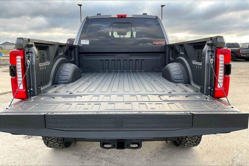 New 2026 Ford F250 Lariat w/ Black Appearance Package image 21