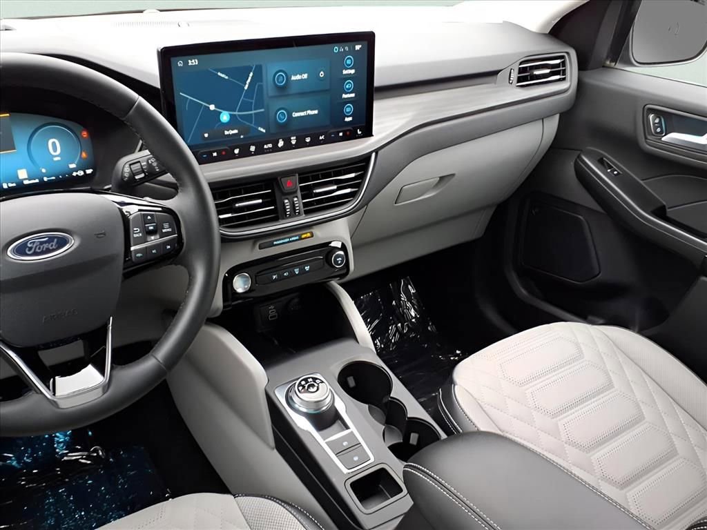 Used 2024 Ford Escape SE w/ PHEV Premium Package image 4