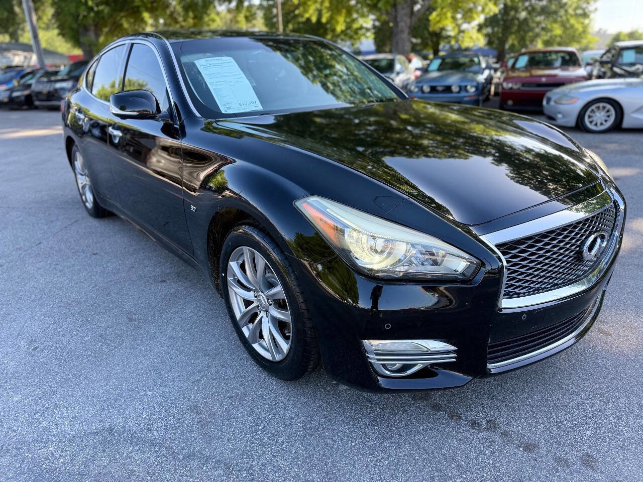 Used 2017 INFINITI Q70 3.7 RWD image 3