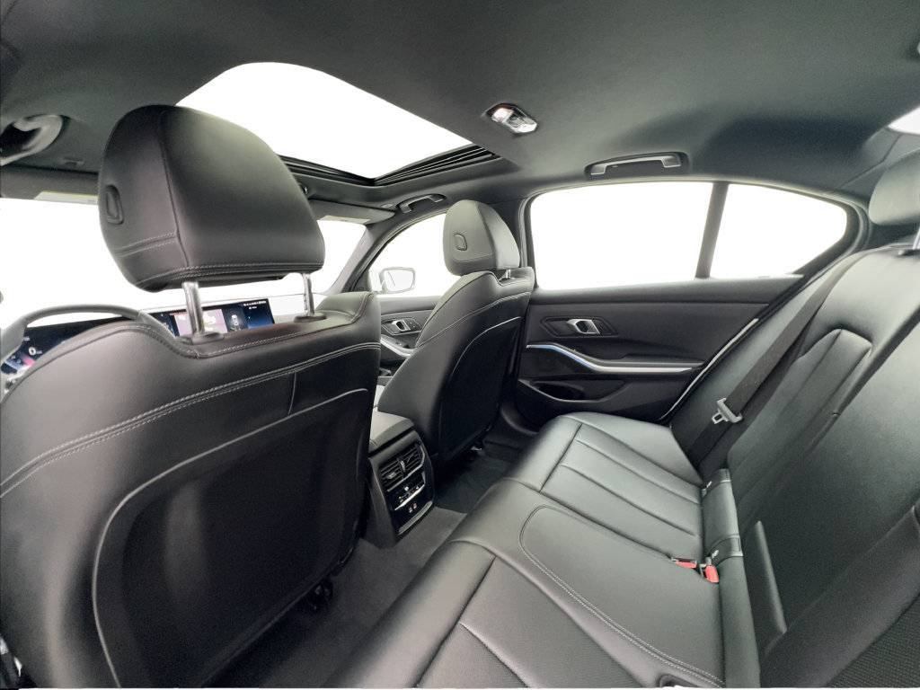 Used 2025 BMW 330i Sedan RWD image 26