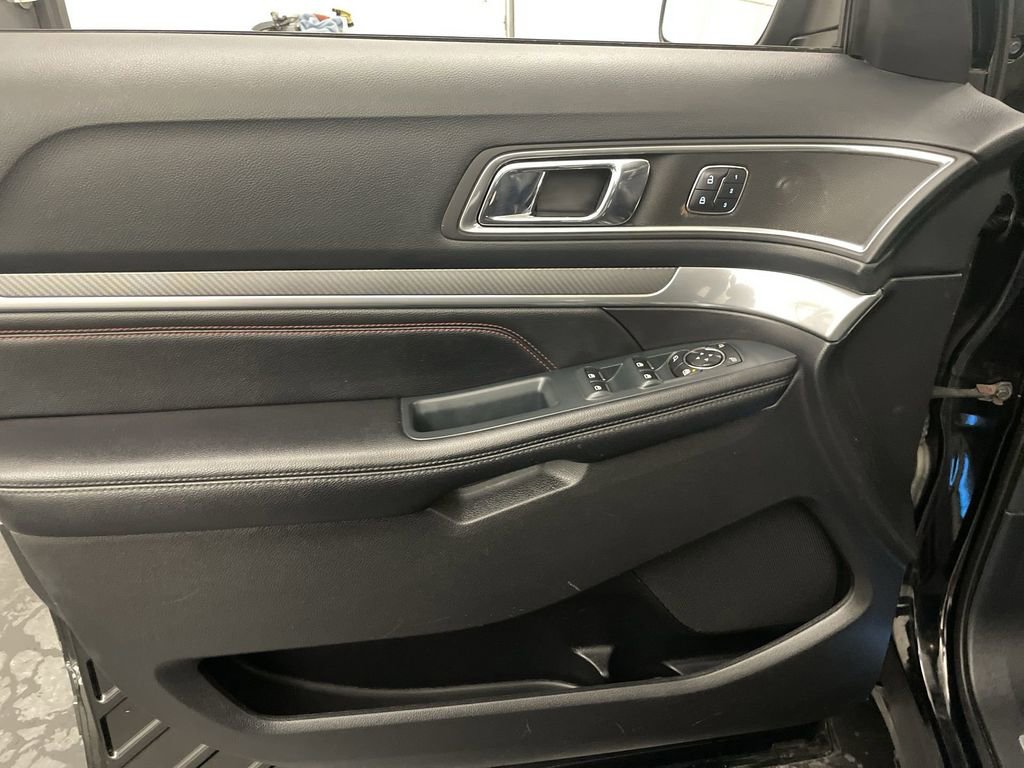 Used 2016 Ford Explorer Sport w/ Equipment Group 401A image 17