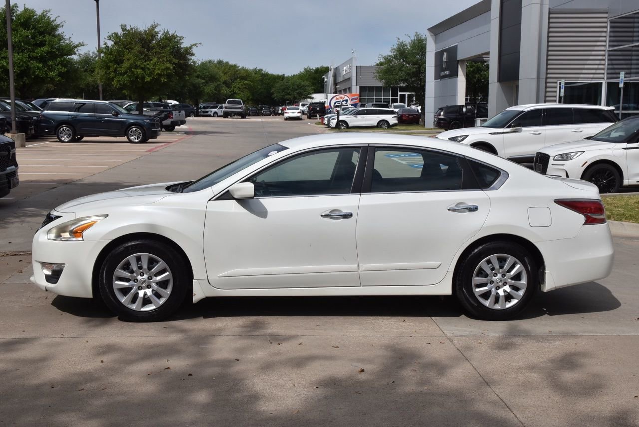 Used 2015 Nissan Altima 2.5 S w/ Power Driver Seat Package FWD image 12