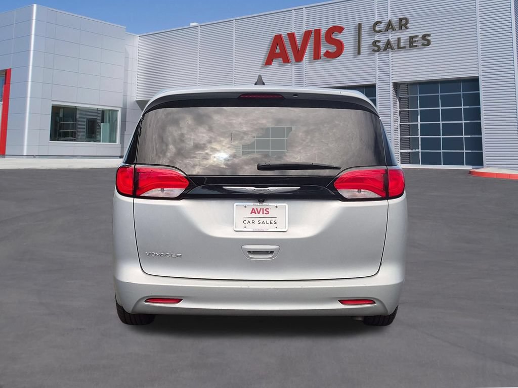 Used 2023 Chrysler Voyager LX FWD image 7