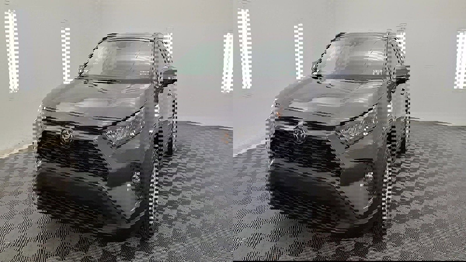 Used 2020 Toyota RAV4 XLE image 8