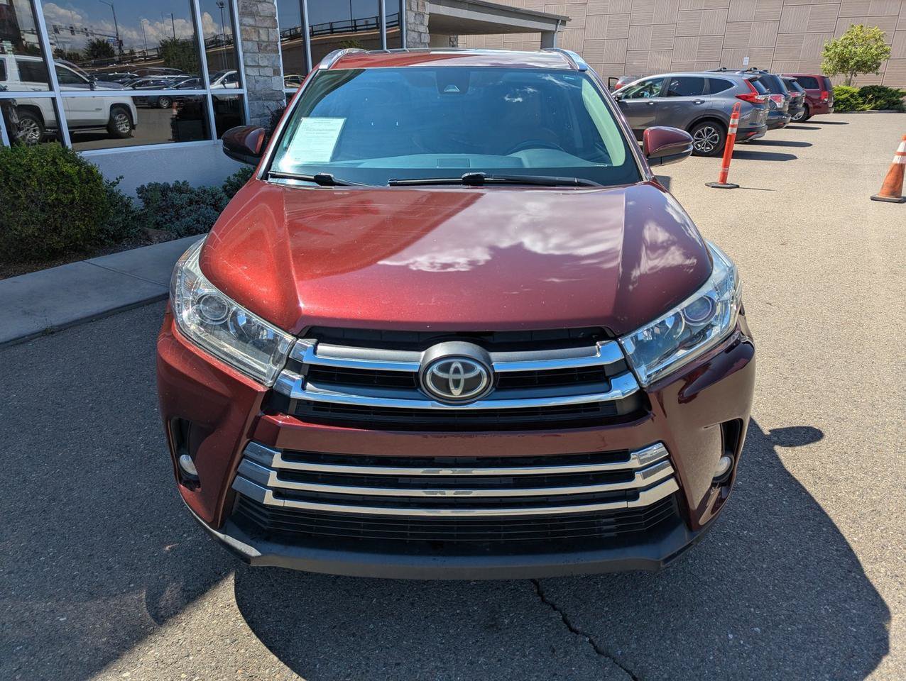Used 2017 Toyota Highlander Limited AWD/4WD image 8