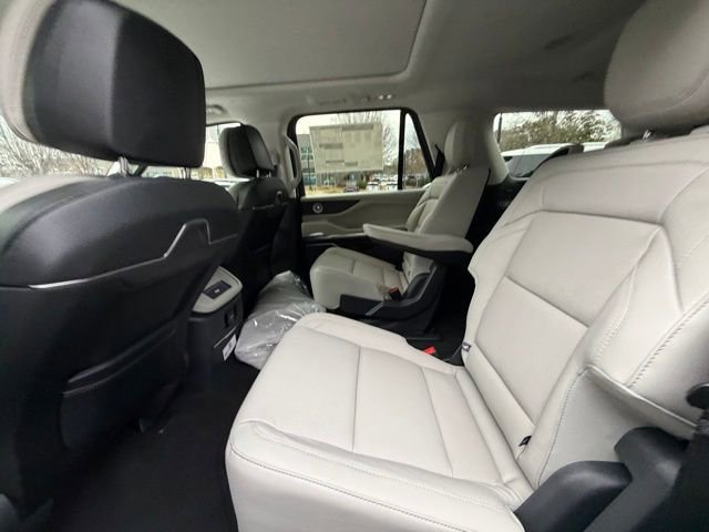 New 2025 Lincoln Navigator Reserve image 12