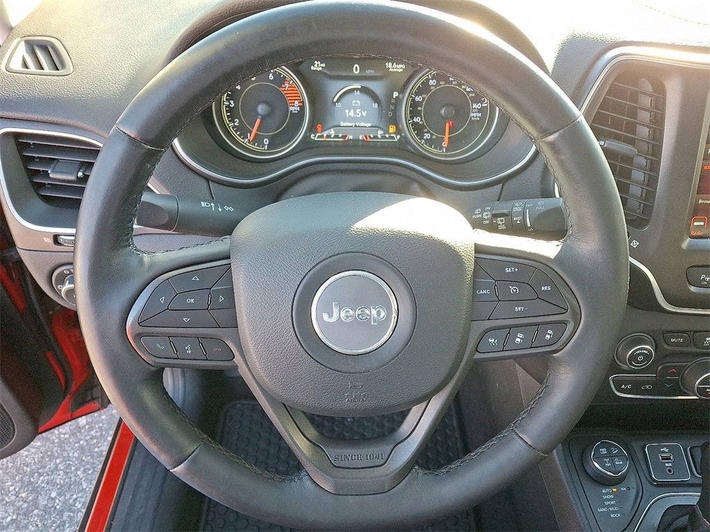 Used 2019 Jeep Cherokee Trailhawk image 20