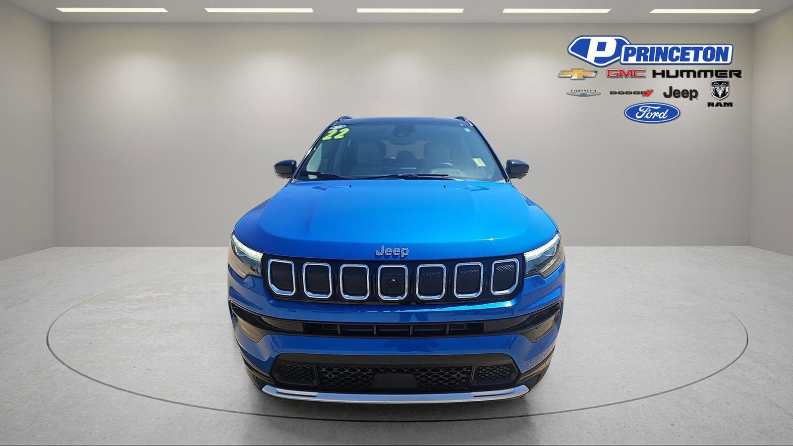 Used 2022 Jeep Compass Limited w/ Elite Group AWD/4WD image 2