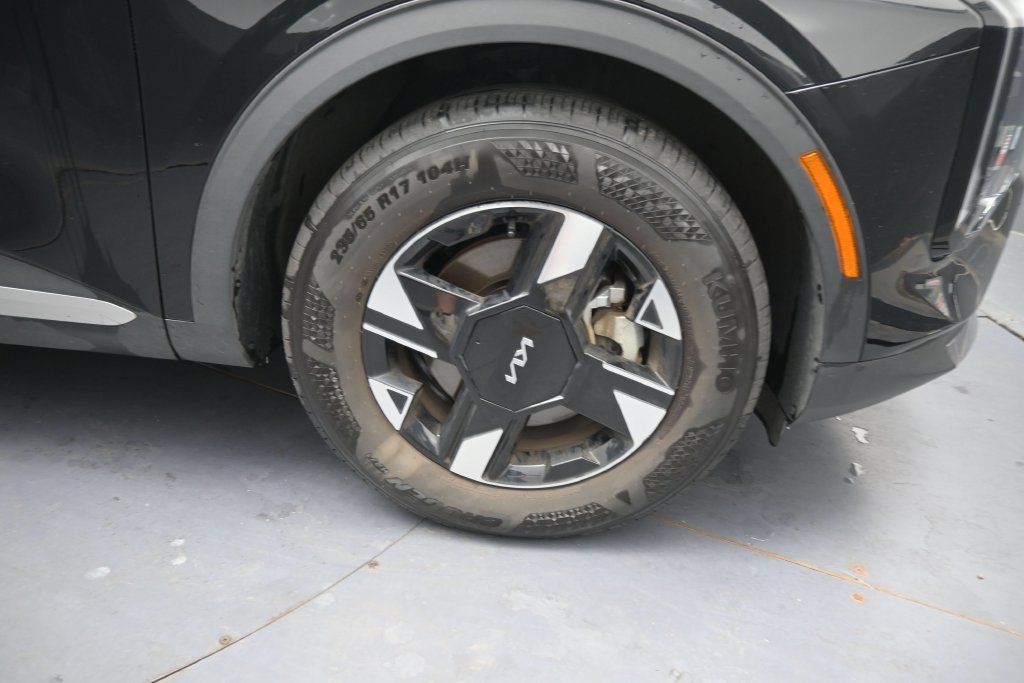 Used 2026 Kia Sportage LX FWD image 16