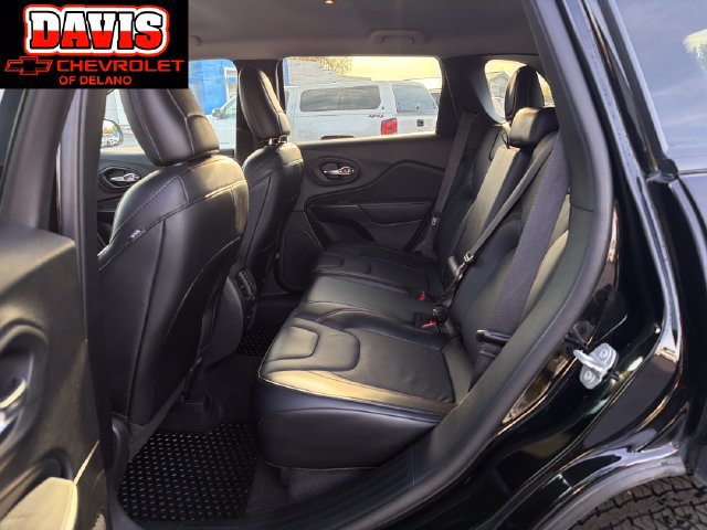 Used 2022 Jeep Cherokee Trailhawk w/ Premium Leather Package AWD/4WD image 17