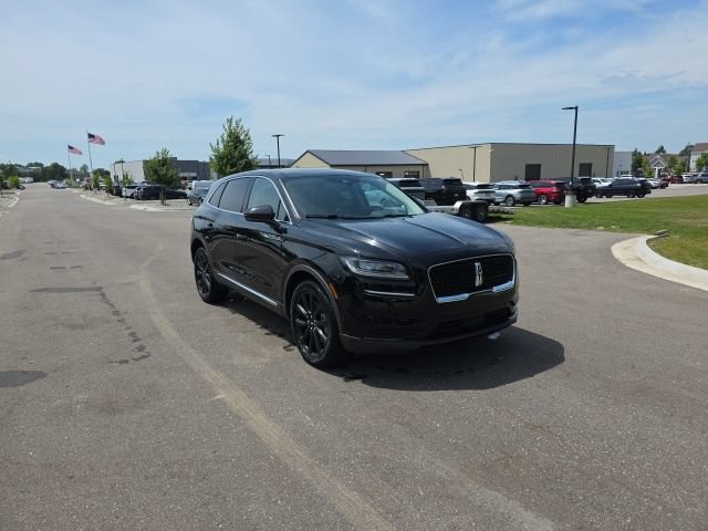 Used 2023 Lincoln Nautilus Reserve w/ Equipment Group 201A AWD/4WD image 3