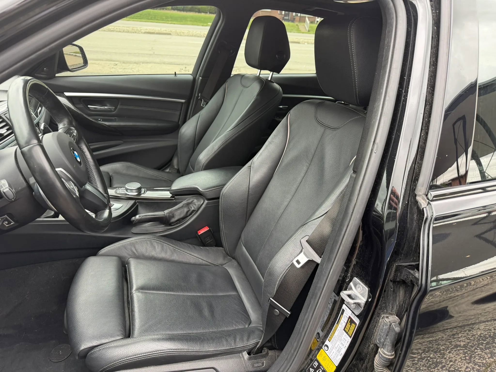 Used 2017 BMW 340i xDrive Sedan AWD/4WD image 15