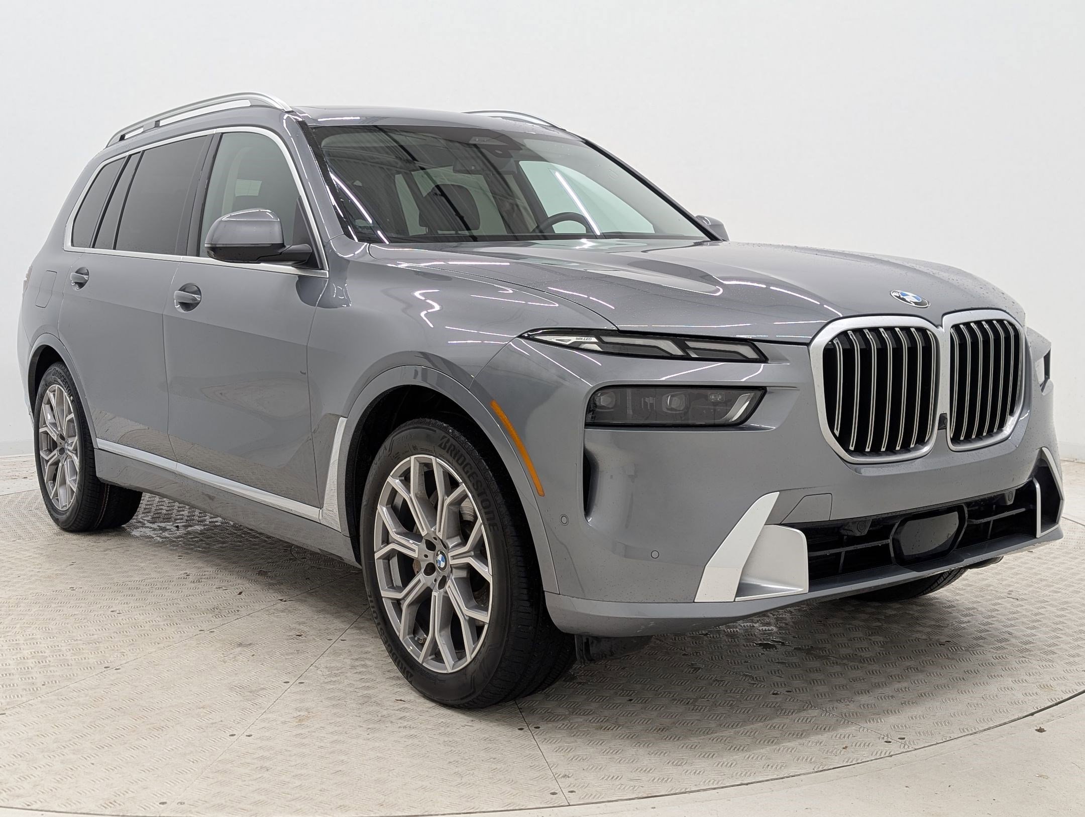 Used 2025 BMW X7 xDrive40i w/ Premium Package image 7