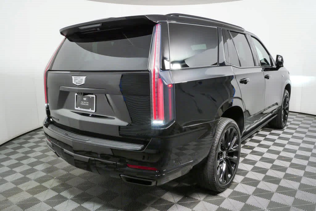 Certified 2026 Cadillac Escalade Platinum Sport w/ LPO, ONYX Package AWD/4WD image 3