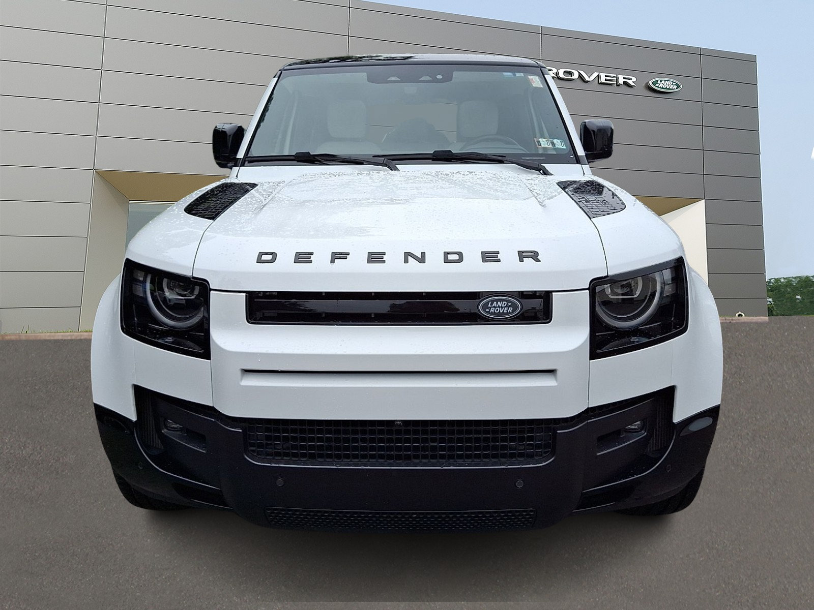 Used 2026 Land Rover Defender 110 X-Dynamic SE AWD/4WD image 8