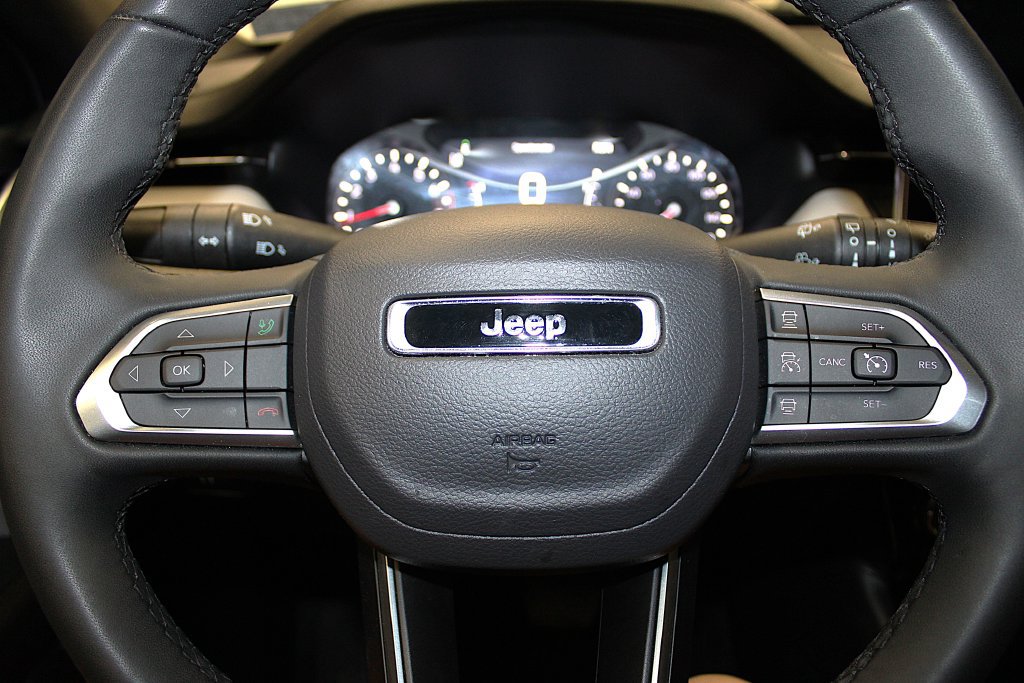 Certified 2025 Jeep Compass Limited AWD/4WD image 13