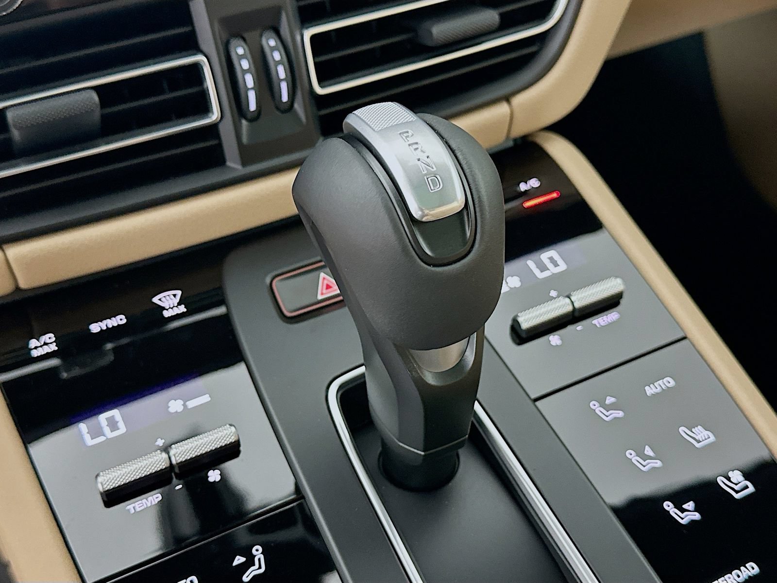 New 2026 Porsche Macan AWD/4WD image 28
