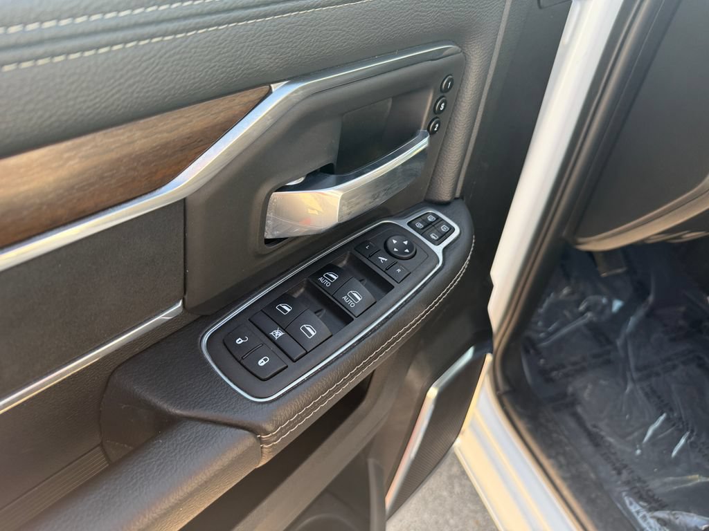 Used 2024 RAM 2500 Laramie w/ Safety Group AWD/4WD image 18