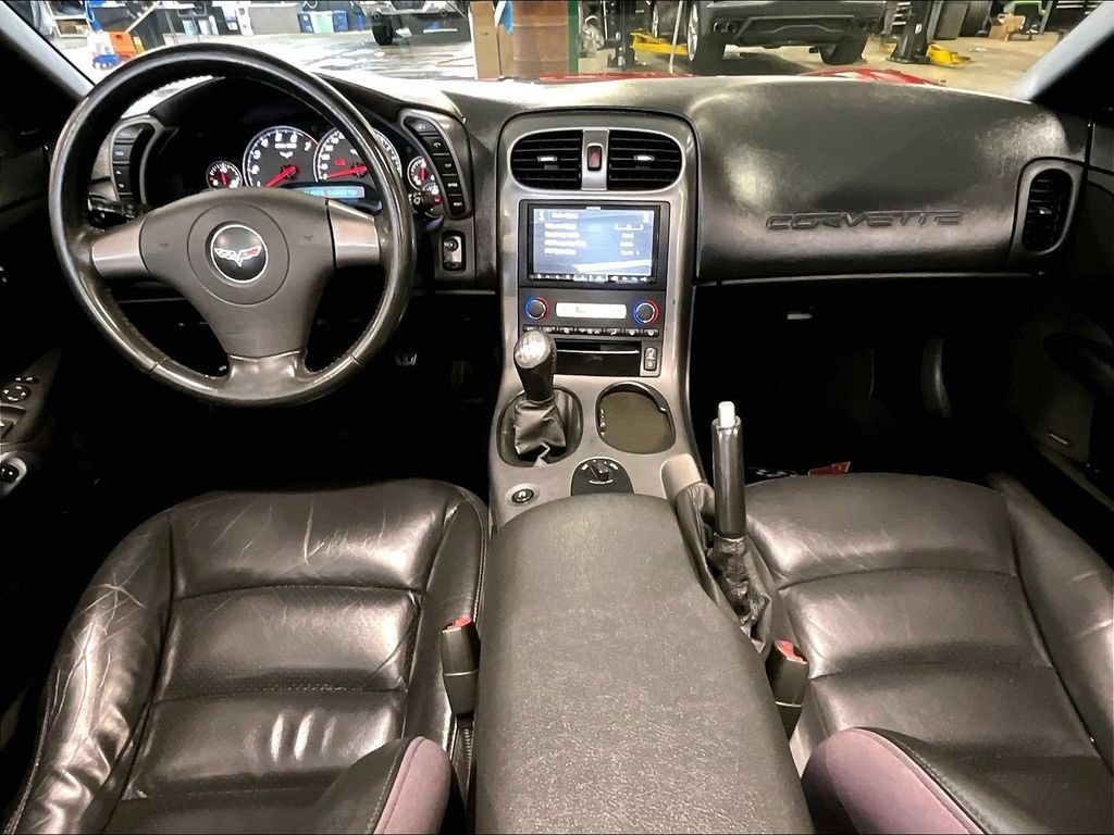 Used 2006 Chevrolet Corvette Convertible w/ Preferred Equipment Group RWD image 21