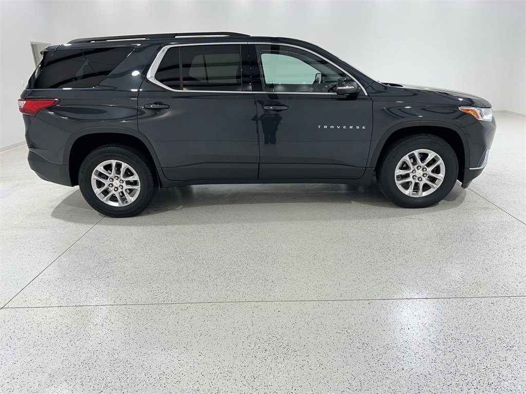 Used 2021 Chevrolet Traverse LT image 6