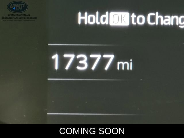 Used 2025 Toyota Prius LE image 31