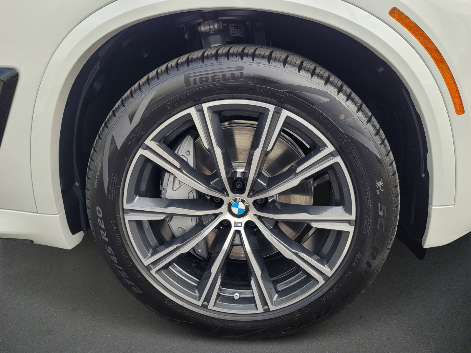 New 2026 BMW X5 xDrive50e w/ M Sport Package image 9