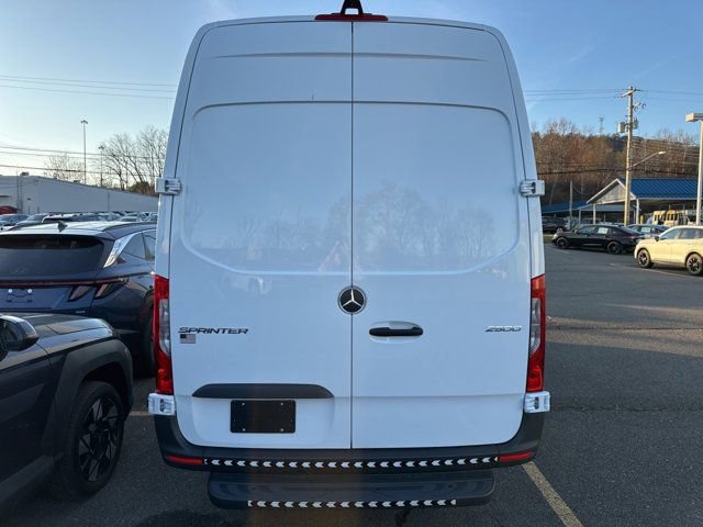 Used 2025 Mercedes-Benz Sprinter 2500 image 16