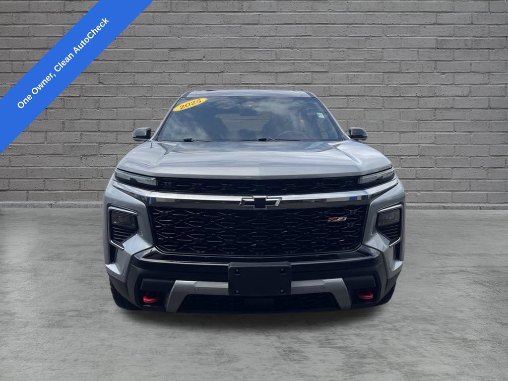 Used 2025 Chevrolet Traverse Z71 w/ Enhanced Driving Package AWD/4WD image 2