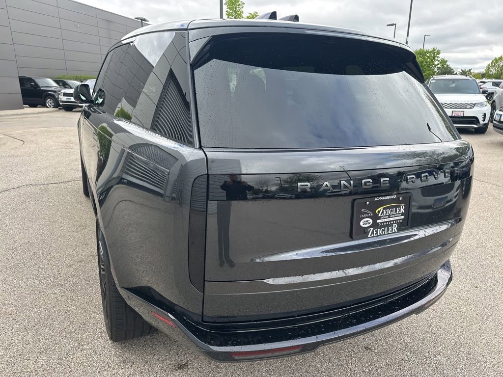 Used 2025 Land Rover Range Rover SE AWD/4WD image 4