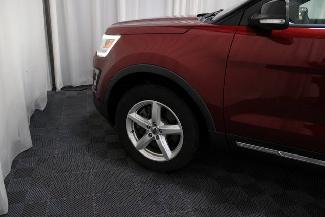 Used 2016 Ford Explorer XLT w/ Equipment Group 202A image 8