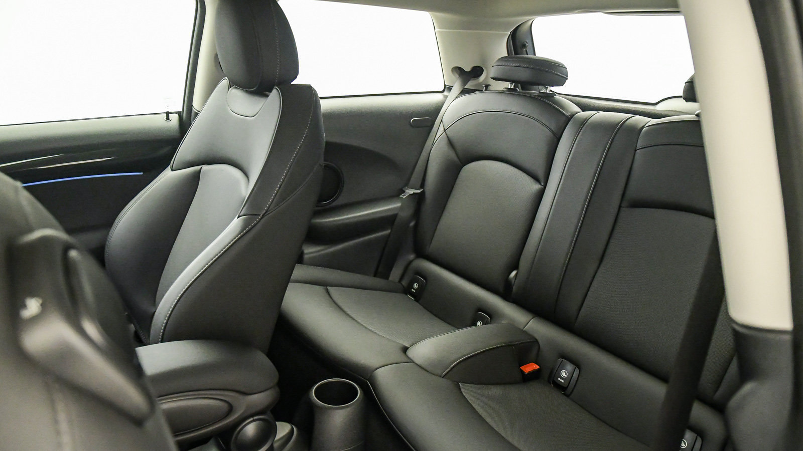 Certified 2024 MINI Cooper SE FWD image 19