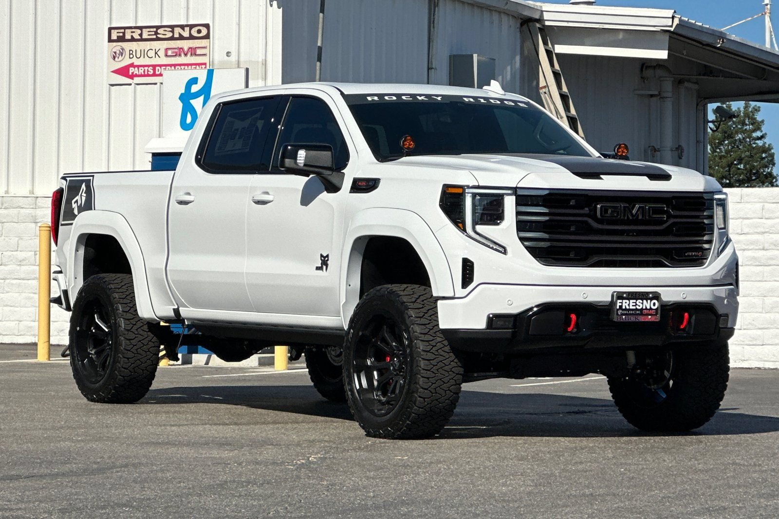 New 2026 GMC Sierra 1500 AT4 w/ AT4 Premium Package AWD/4WD image 2