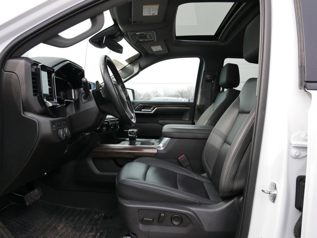 Used 2025 Chevrolet Silverado 1500 RST w/ Convenience Package II AWD/4WD image 15