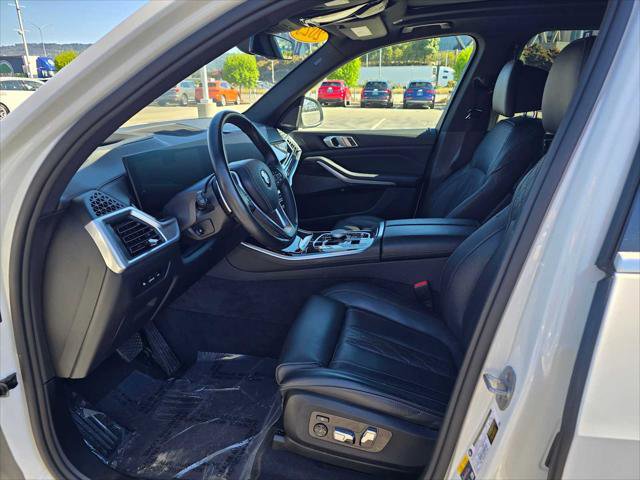 Used 2025 BMW X5 xDrive50e image 23