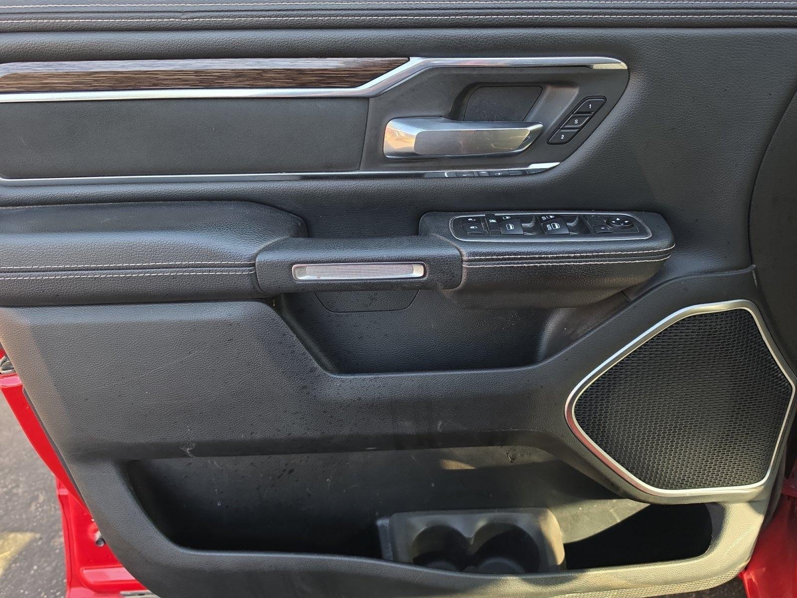 Used 2019 RAM 1500 Laramie AWD/4WD image 16