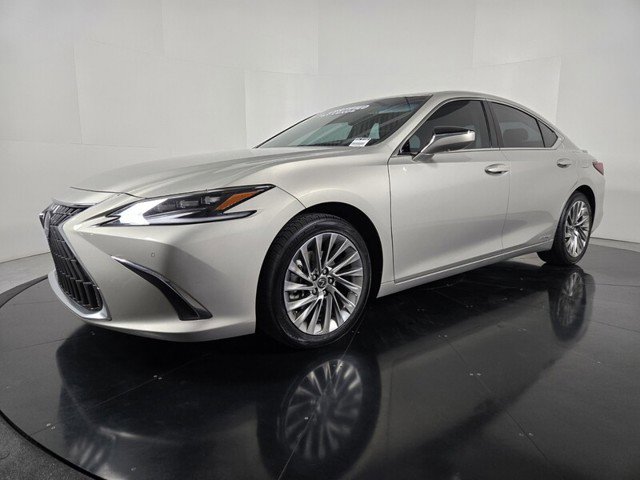 Certified 2022 Lexus ES 300h w/ Luxury Package image 2